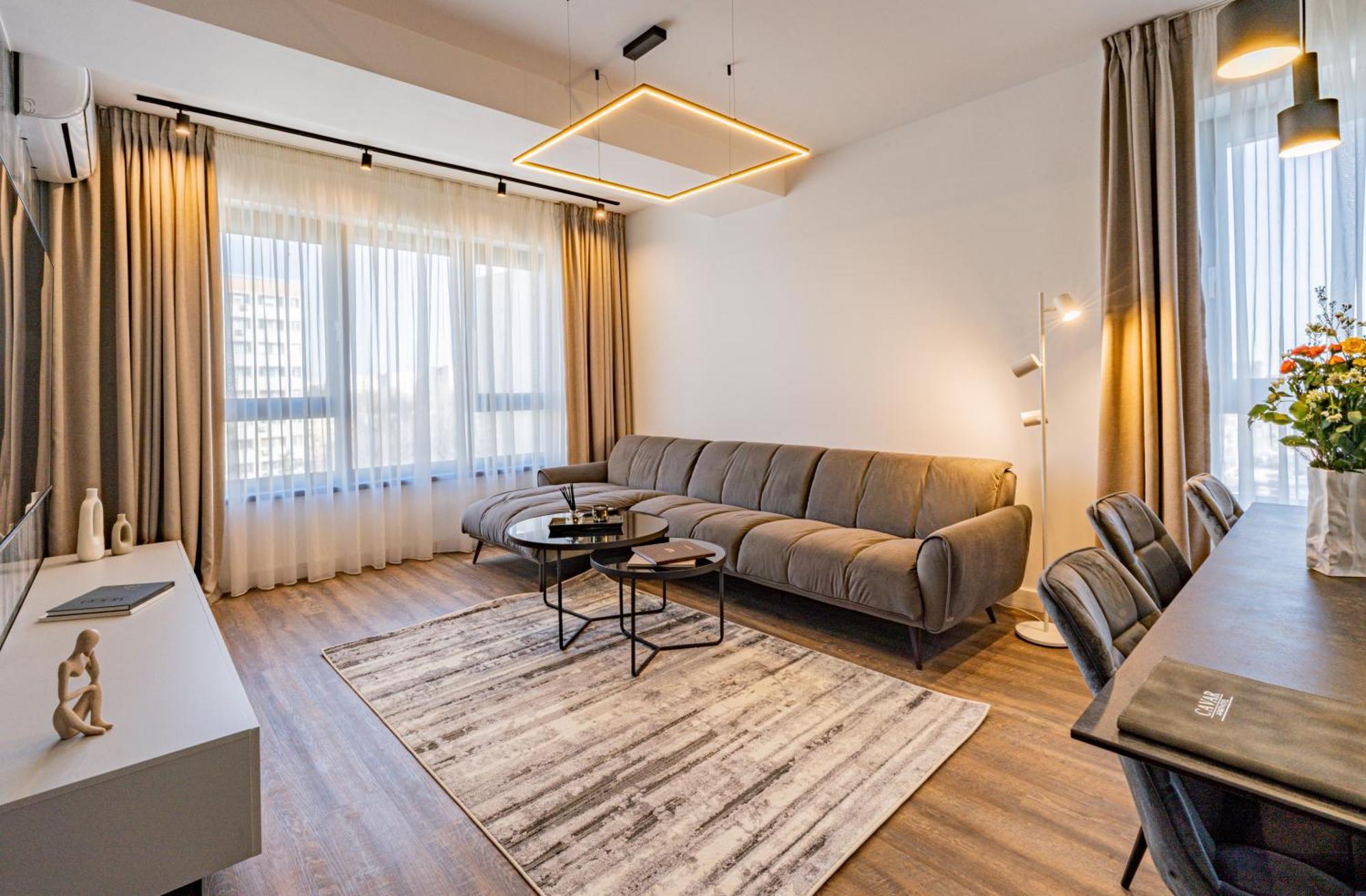 Cavar * Bucharest