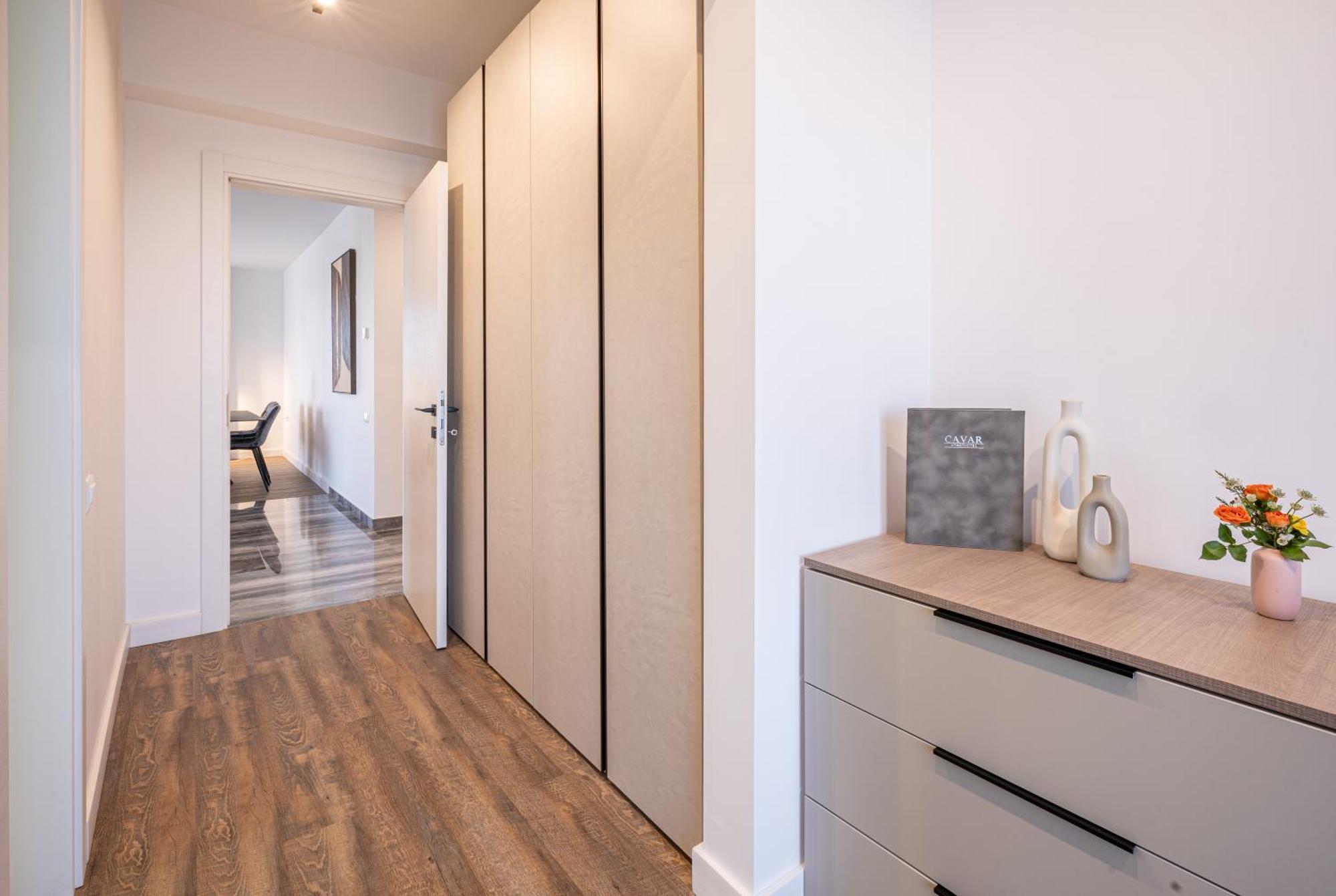 Cavar Apartament *