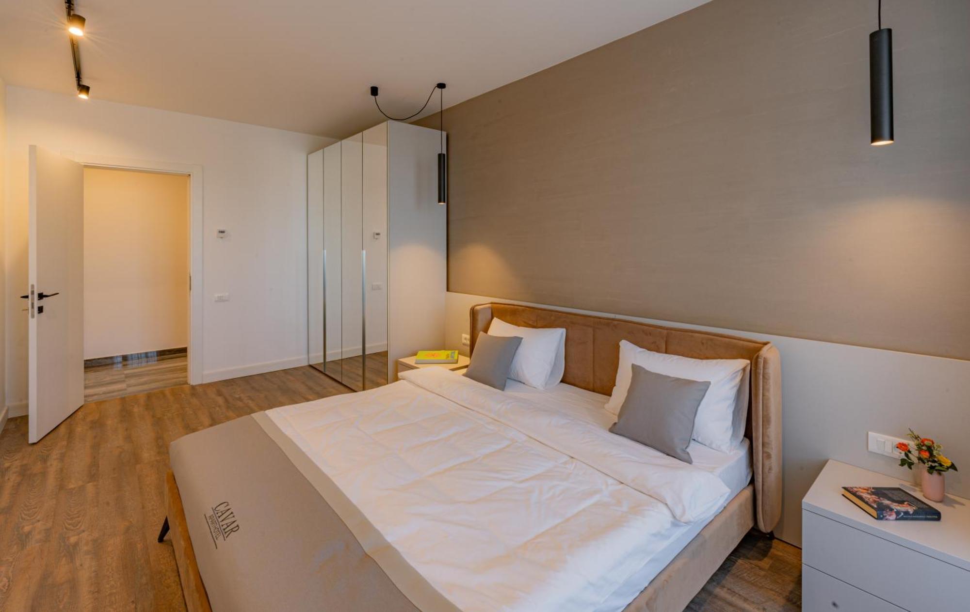 Cavar Apartament *
