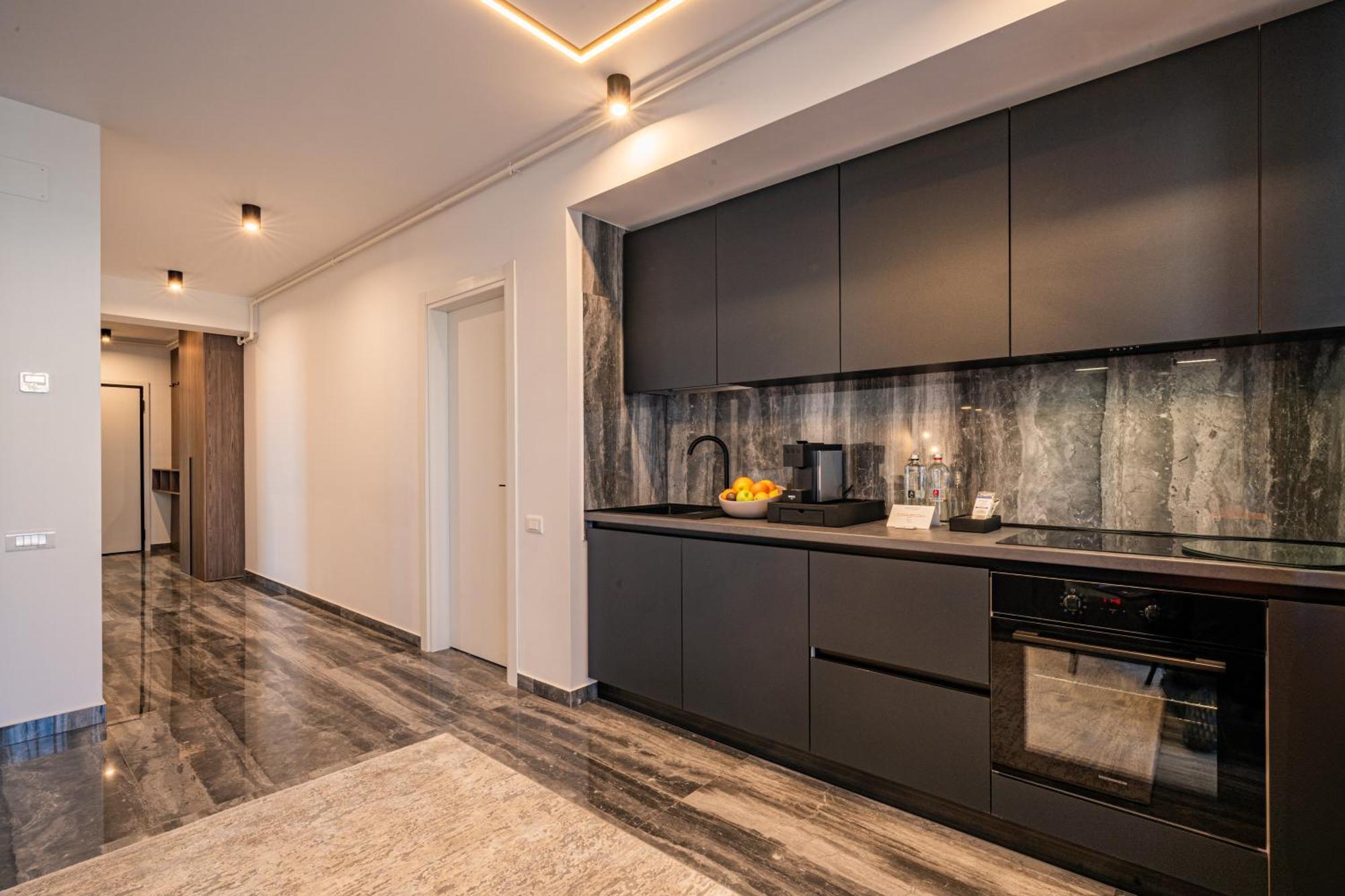 Apartament Cavar *