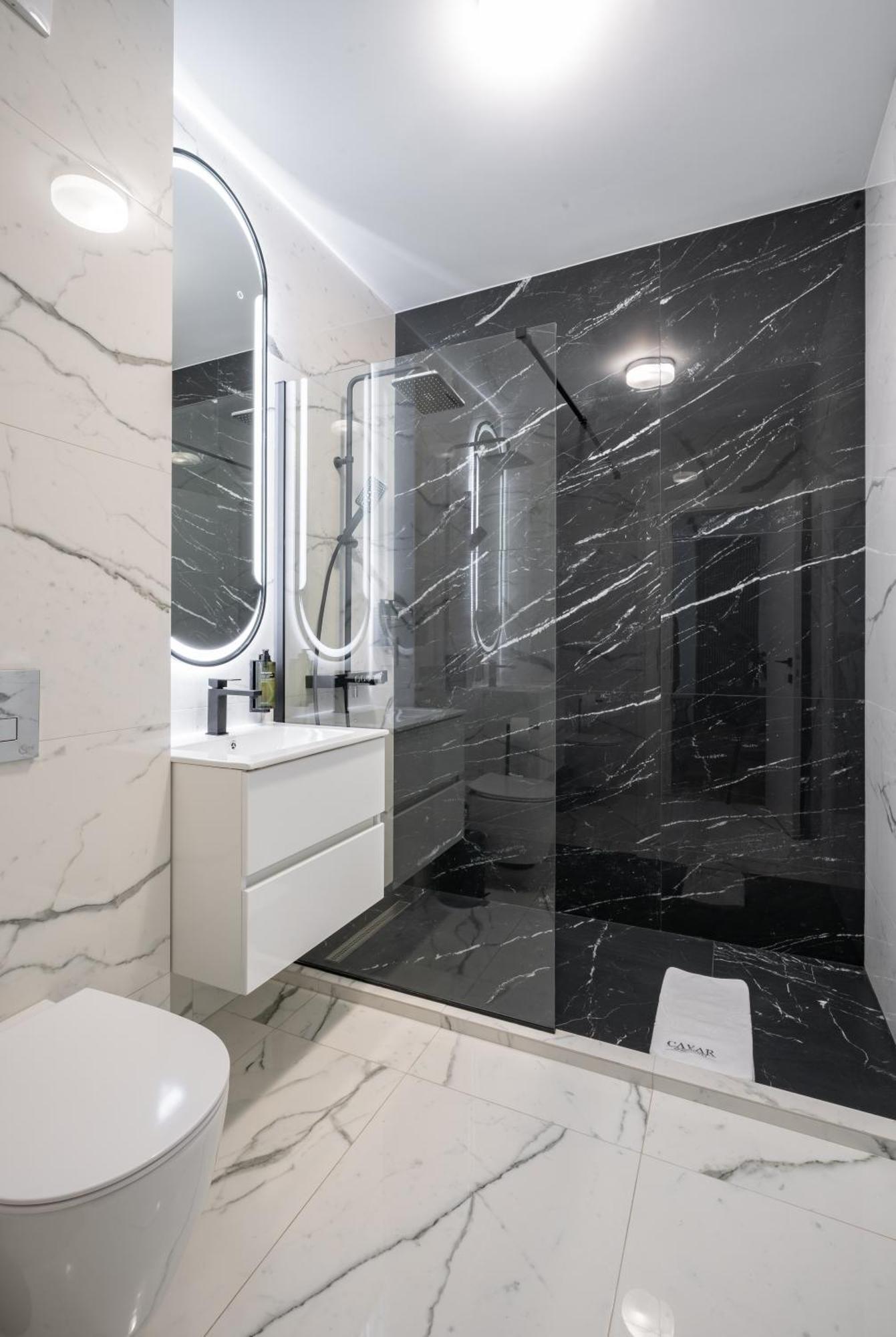 Cavar Apartament *