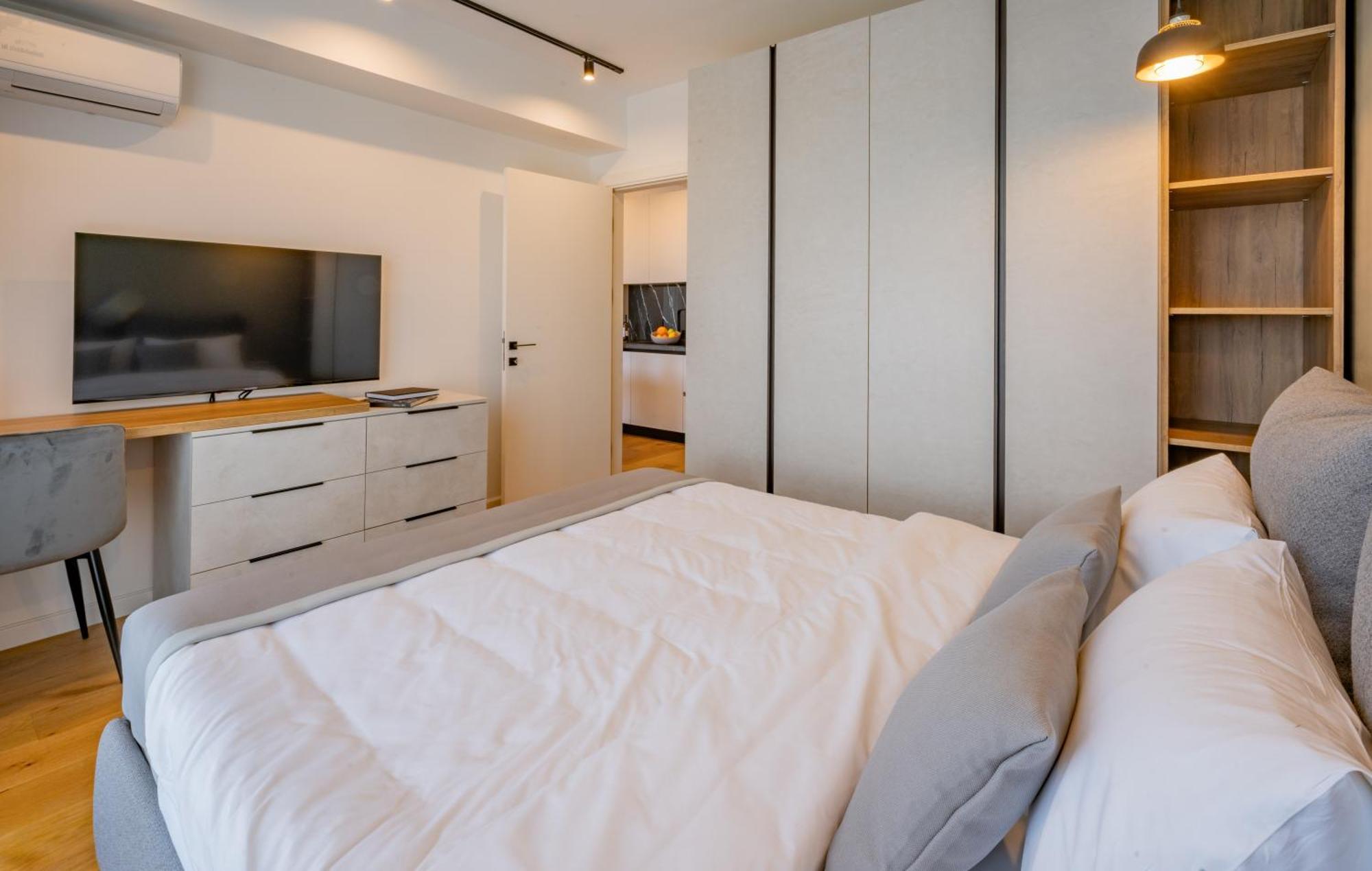 Cavar Apartament Bucureşti