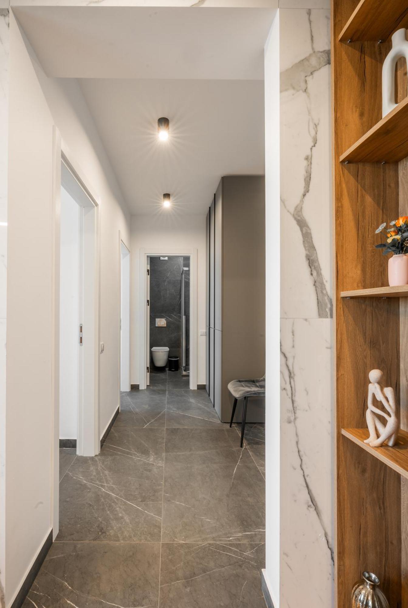 Cavar Apartament *